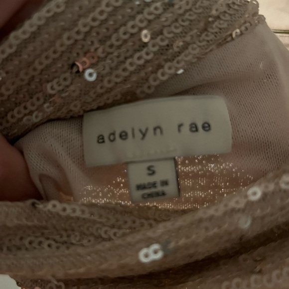 Adelyn Rae Shimmering Sequin Top - Picture 4 of 5